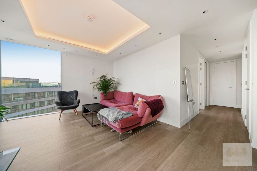 Apartment , Carrara Tower,  Bollinder Place, London