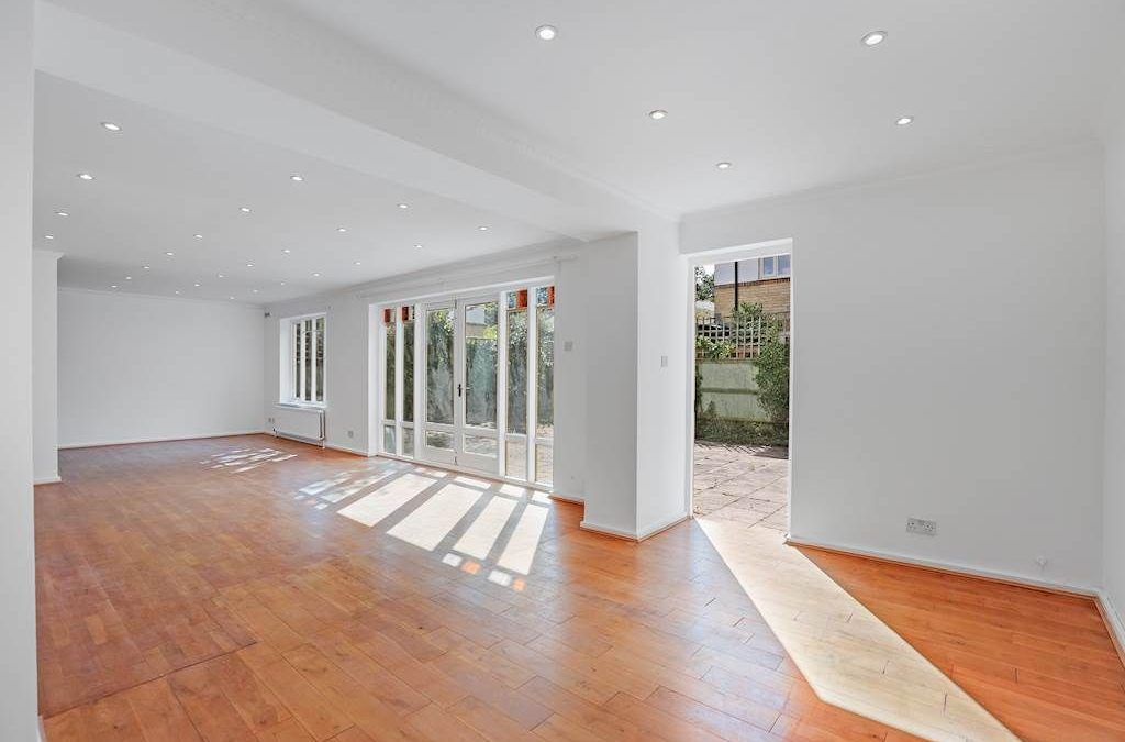 Oak Park Gardens, London
